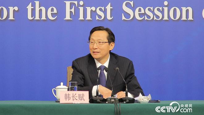 图为农业部部长韩长赋回答记者提问。央视网记者 何川、高宇婷 摄
